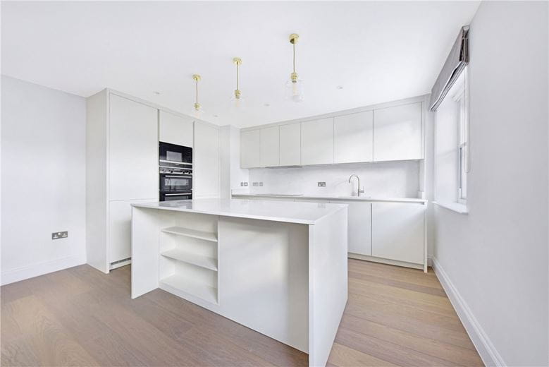 2 bedroom flat, Upper Berkeley Street, Marylebone W1H - Available