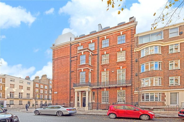 2 bedroom flat, Upper Berkeley Street, Marylebone W1H - Available