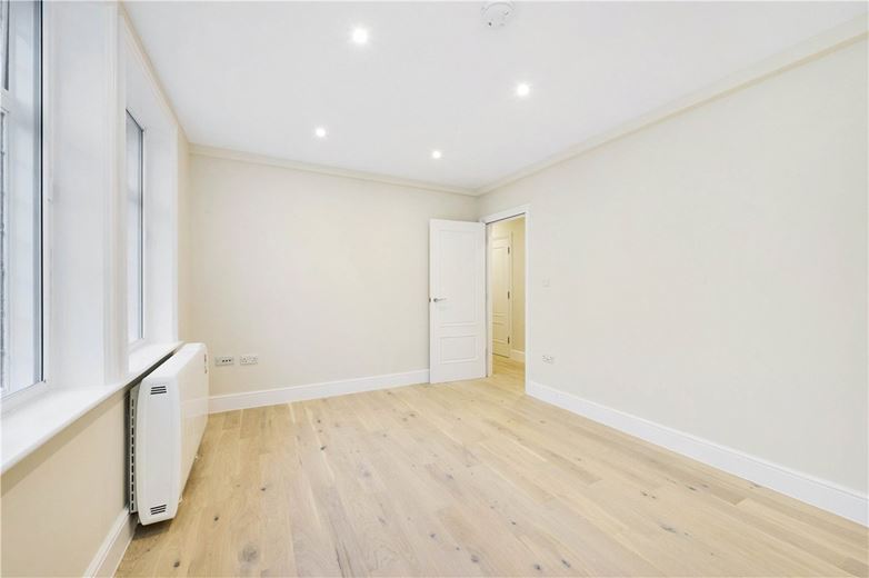 1 bedroom flat, Devonshire Close, Marylebone W1G - Available