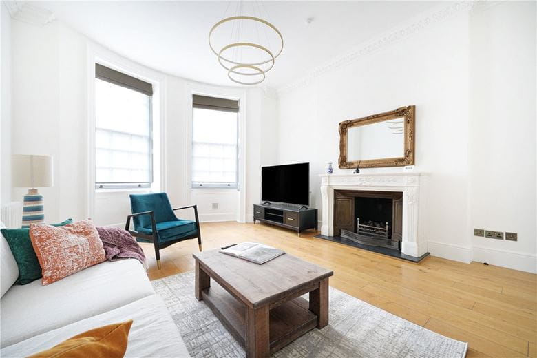 2 bedroom flat, Montagu Square, London W1H - Available