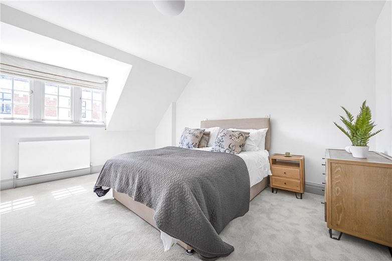 2 bedroom flat, Devonshire Street, London W1W - Available