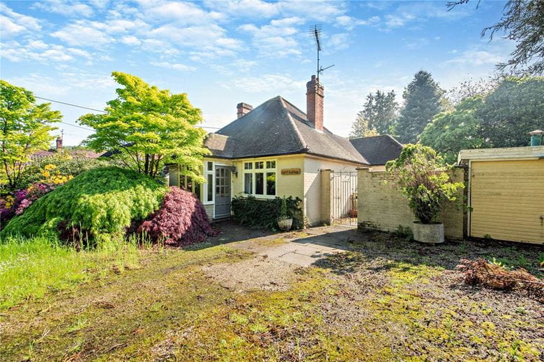 3 bedroom bungalow, Hatch Lane, Chapel Row RG7 - Sold STC