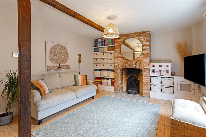 2 bedroom house, Swan Street, Kingsclere RG20 - Available