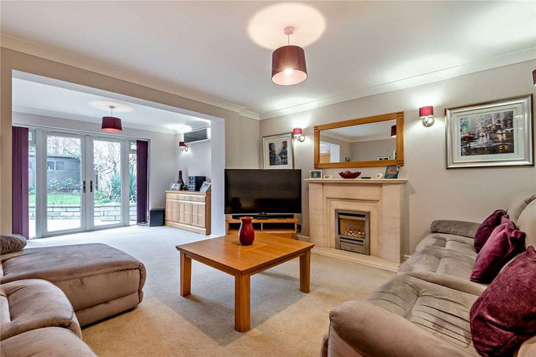 3 bedroom house, Charmwood Close, Newbury RG14 - Available