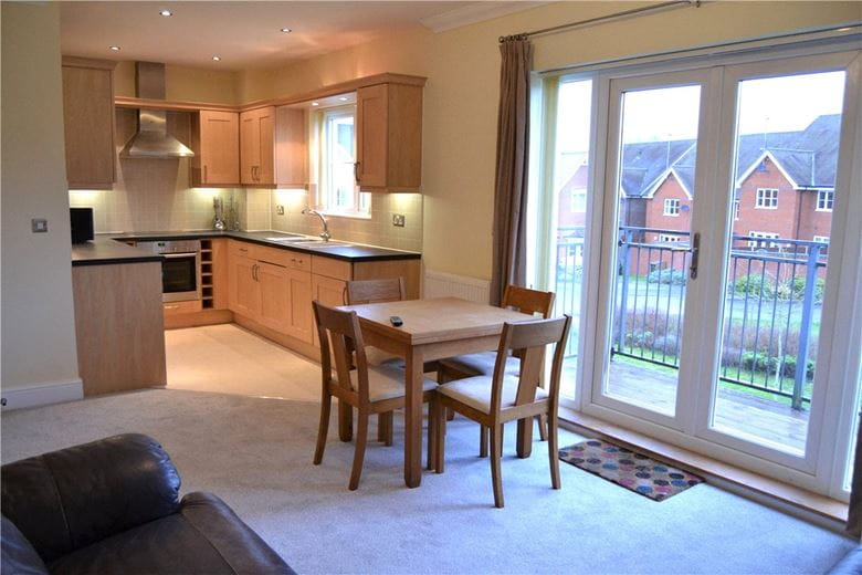 2 bedroom flat, Hermitage Green, Hermitage RG18 - Available