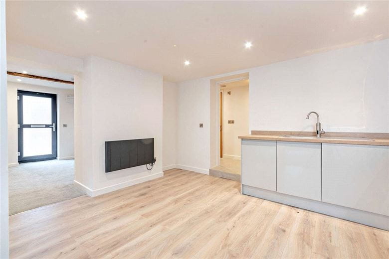 2 bedroom flat, Newbury, Berkshire RG14 - Let Agreed