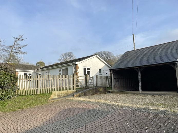 3 bedroom bungalow, Chute Cadley, Andover SP11 - Available