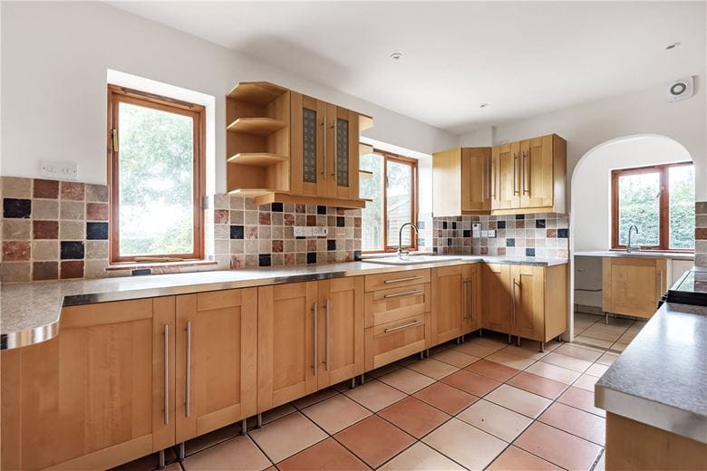 5 bedroom house, Shipton Lee Road, Edgcott HP18 - Available