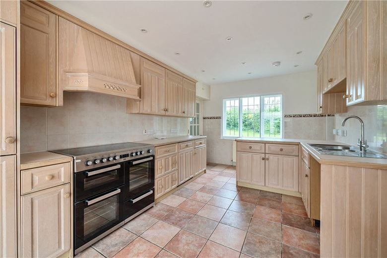 4 bedroom house, Bacombe Lane, Wendover HP22 - Available