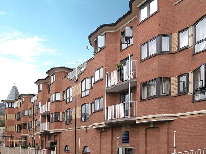 2 bedroom flat, The Chilterns, Gloucester Green OX1 - Available