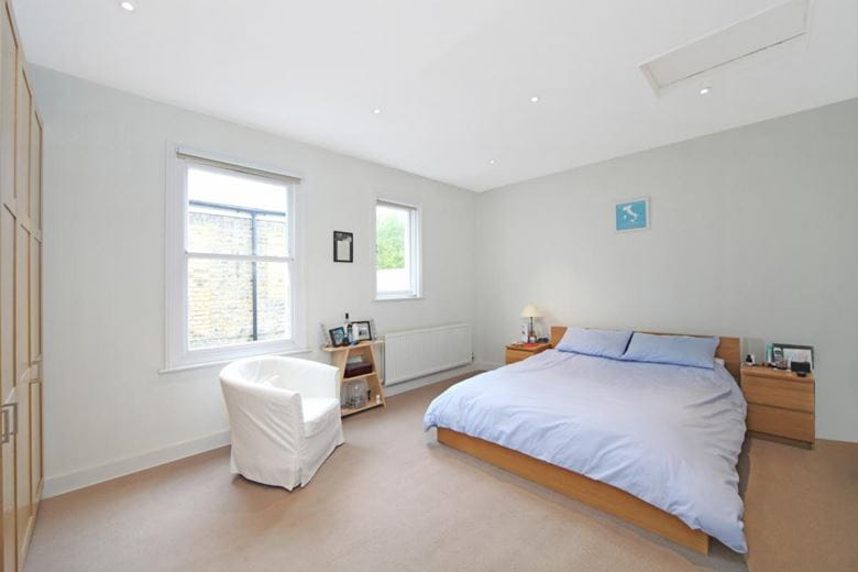 2 bedroom flat, Danehurst Street, London SW6 - Let Agreed