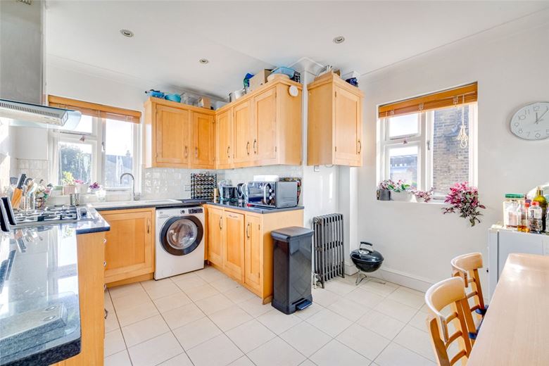 3 bedroom flat, Harbord Street, London SW6