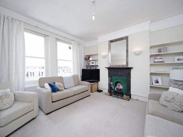 2 bedroom flat, Churchfield Mansions, 321-345 New Kings Road SW6 - Let Agreed