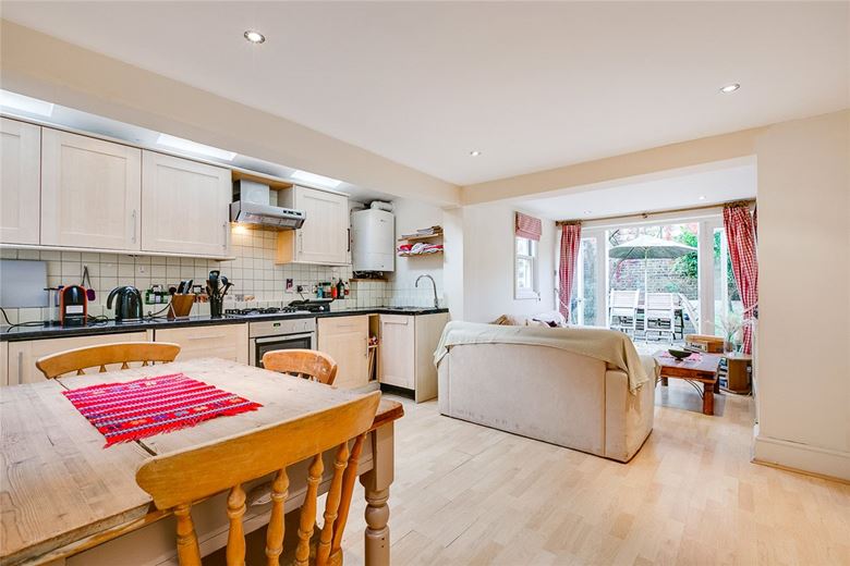 2 bedroom flat, Gilstead Road, London SW6