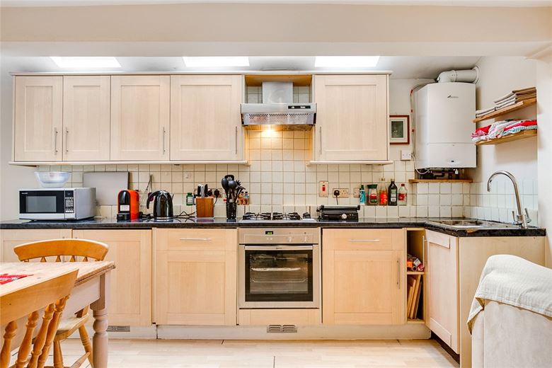 2 bedroom flat, Gilstead Road, London SW6