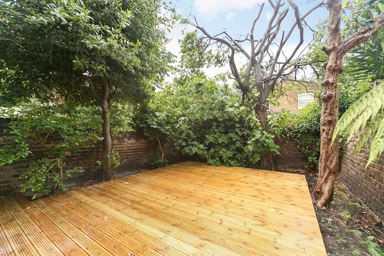 2 bedroom flat, Racton Road, London SW6 - Let Agreed