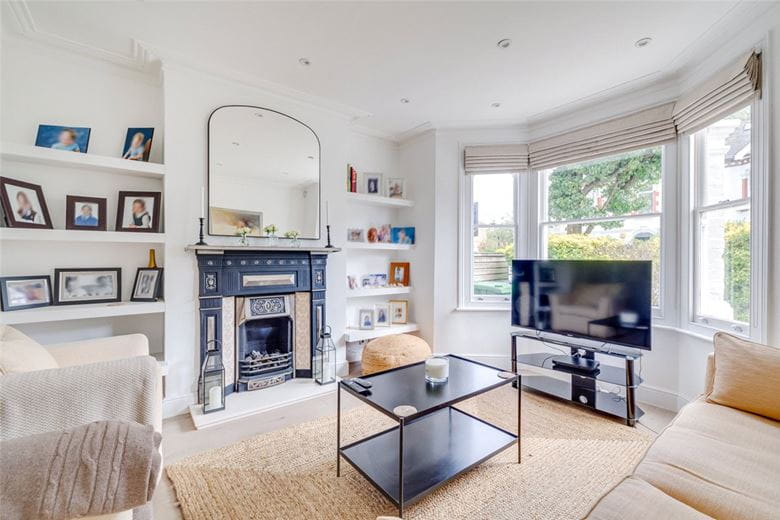 4 bedroom house, Langthorne Street, London SW6 - Available