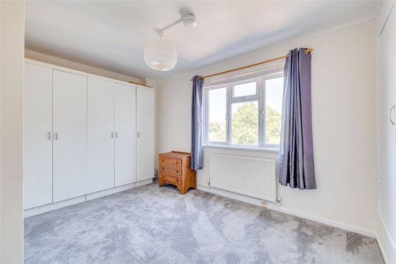 3 bedroom flat, Burlington Place, London SW6 - Available