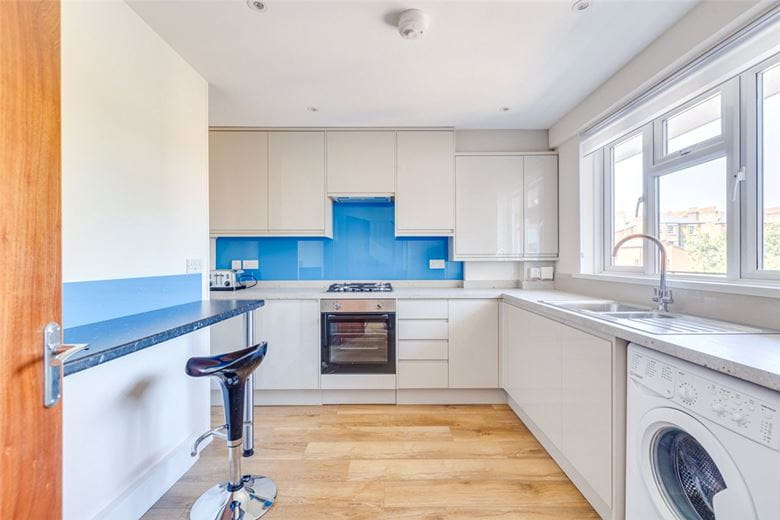 3 bedroom flat, Burlington Place, London SW6 - Available