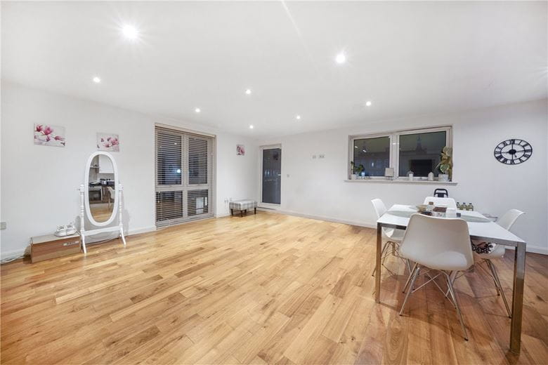 2 bedroom flat, Wyfold Road, London SW6 - Available