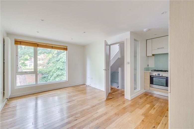 2 bedroom house, Augustus Road, London SW19 - Let Agreed