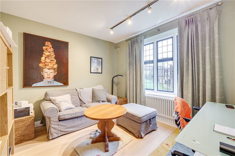 4 bedroom flat, Portsmouth Road, London SW15 - Available