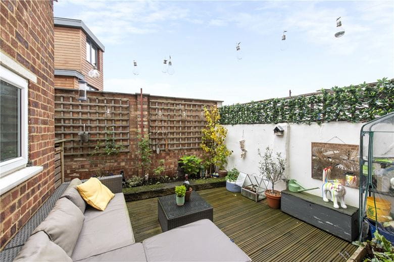 2 bedroom house, Lydden Grove, London SW18 - Sold