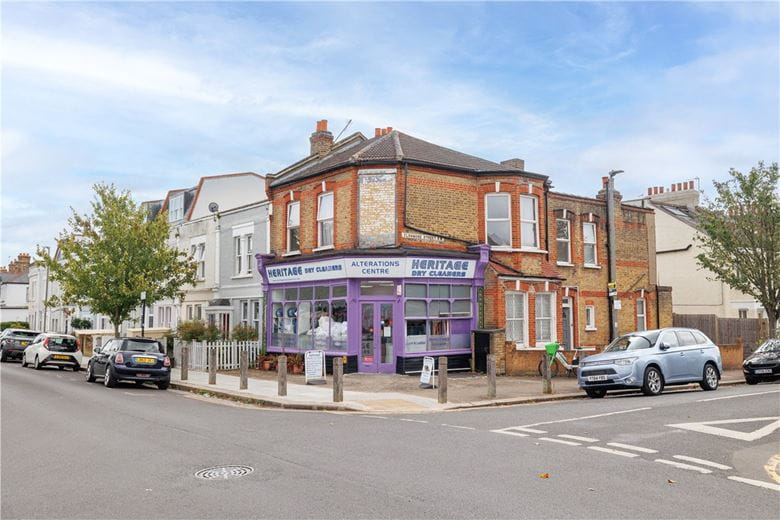  bedroom house, Brookwood Road, London SW18 - Available