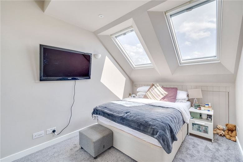 2 bedroom flat, Replingham Road, London SW18 - Available