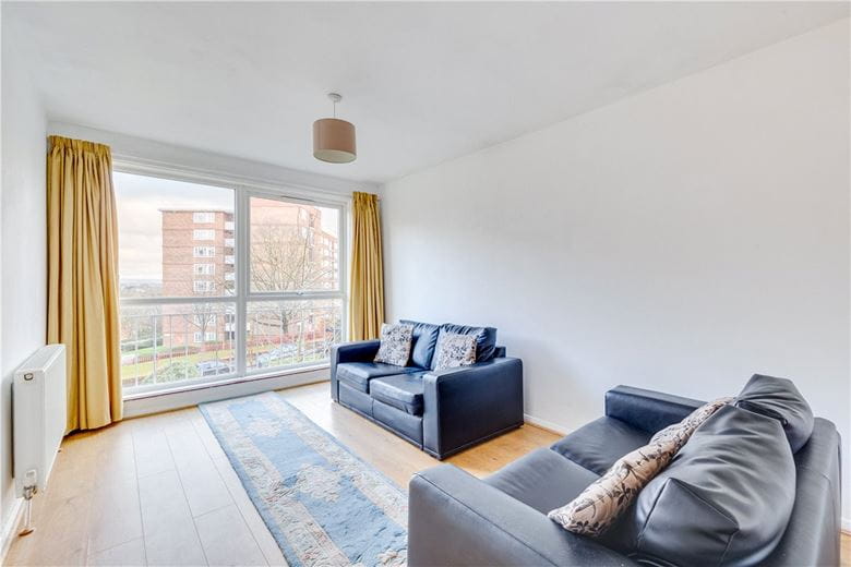 2 bedroom flat, Albert Drive, London SW19 - Available