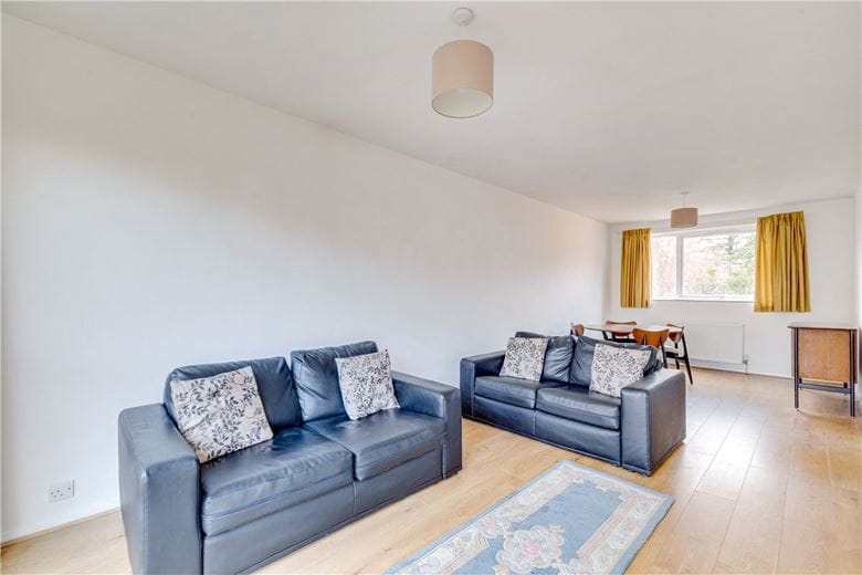 2 bedroom flat, Albert Drive, London SW19 - Available