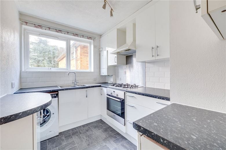 2 bedroom flat, Albert Drive, London SW19 - Available