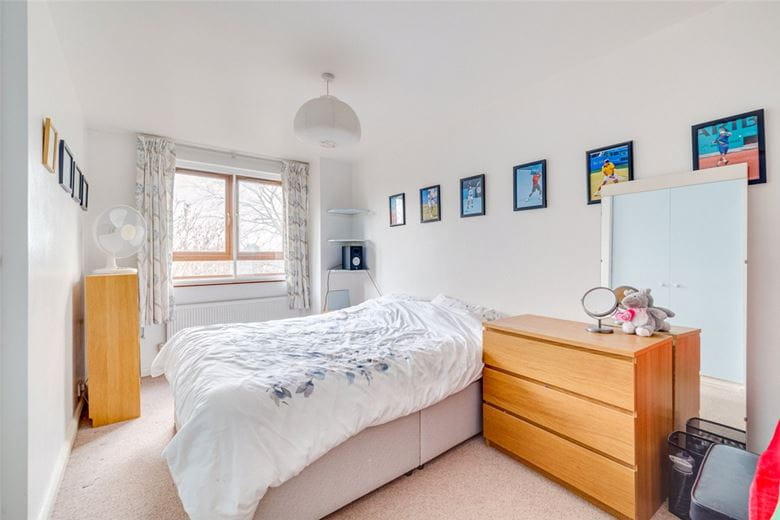 2 bedroom flat, Gipsy Lane, London SW15 - Available