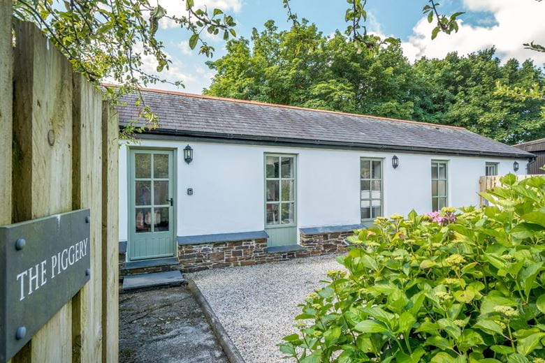 4 bedroom house, Coombe Farm House & Cottages, St. Keyne PL14 - Available