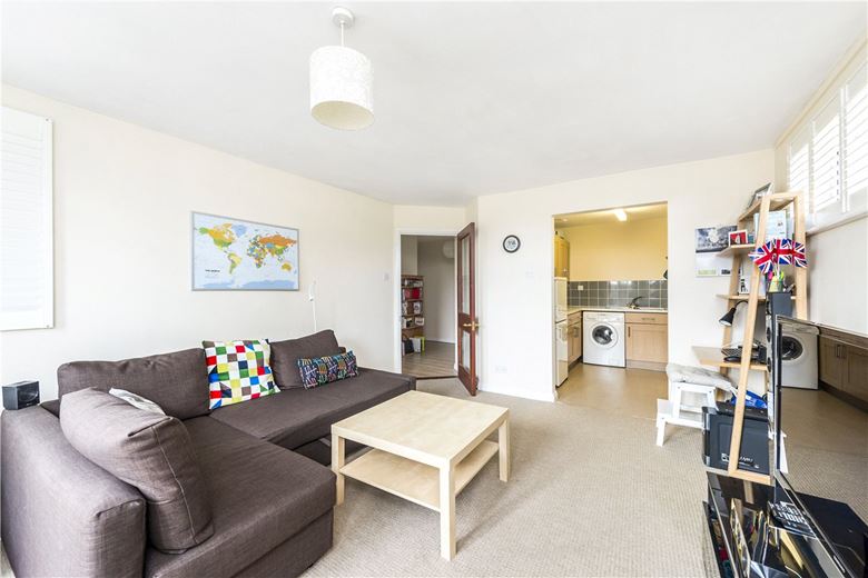 1 bedroom flat, Naples Court, 72 St. James's Drive SW12