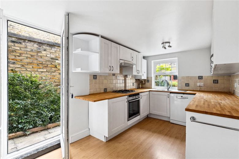 2 bedroom house, Beechcroft Road, London SW17 - Available