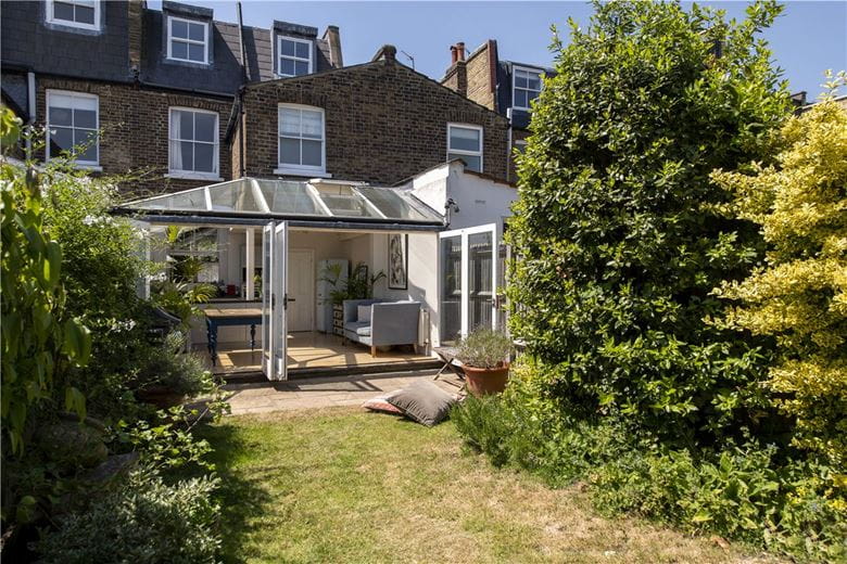 3 bedroom house, Wiseton Road, London SW17 - Available