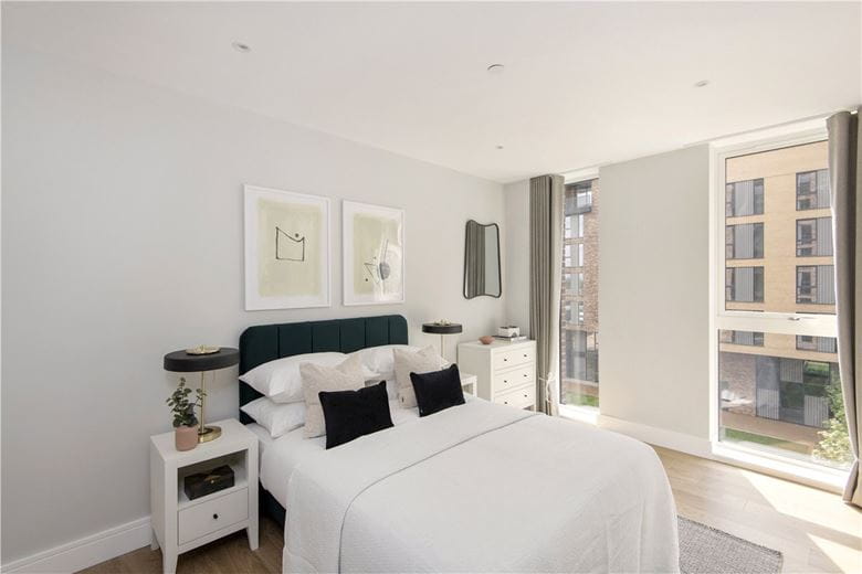 2 bedroom flat, Greyhound Parade, Wimbledon Grounds, London SW17