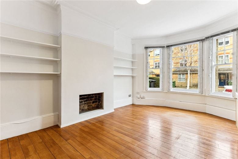 3 bedroom flat, Aristotle Road, London SW4 - Available