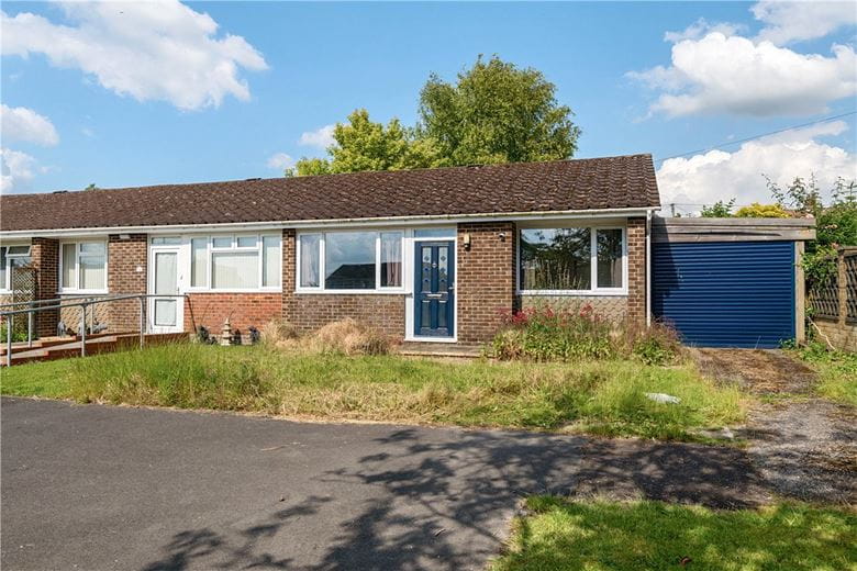 2 bedroom bungalow, Mountbatten Place, Kings Worthy SO23 - Sold STC