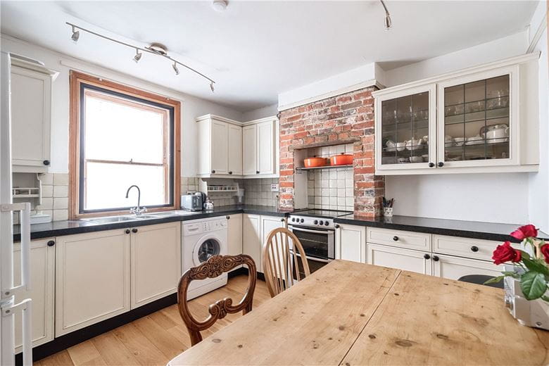 2 bedroom house, St. Swithun Street, Winchester SO23 - Available