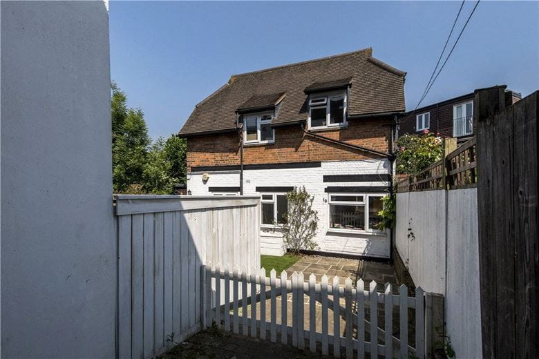 4 bedroom house, St. James's Drive, London SW17 - Available