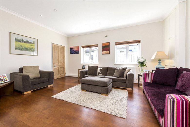 4 bedroom house, St. James's Drive, London SW17 - Available