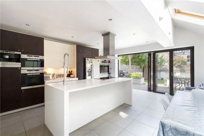 4 bedroom house, Fernside Road, London SW12 - Available