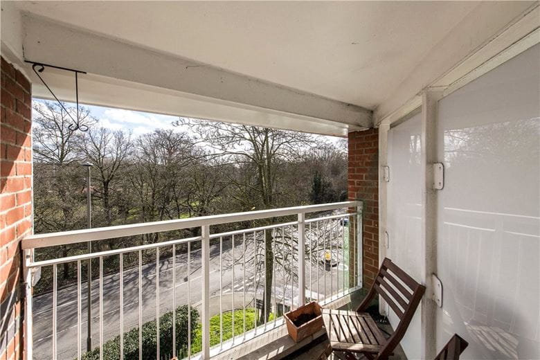 2 bedroom flat, Macmillan Way, Heritage Park - Tooting Common SW17 - Available