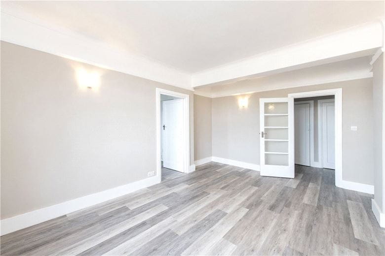 2 bedroom flat, Wyatt Park Mansions, Streatham Hill SW2 - Available