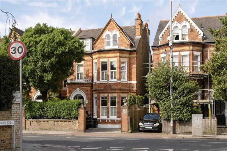 6 bedroom house, Trinity Road, London SW18 - Available