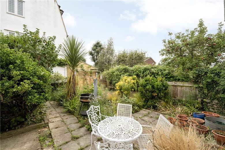 6 bedroom house, Sandgate Lane, London SW18 - Available