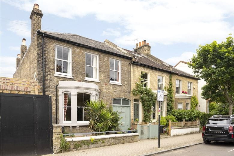 3 bedroom house, Nottingham Road, London SW17 - Available