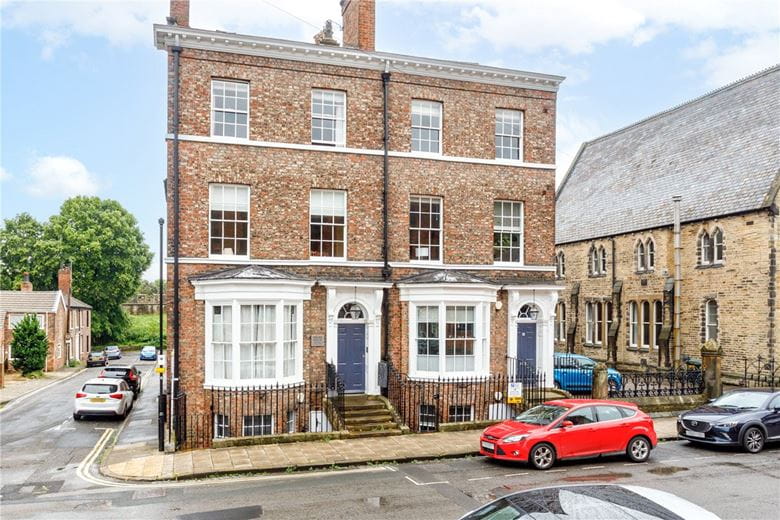 2 bedroom flat, Priory Street, York YO1